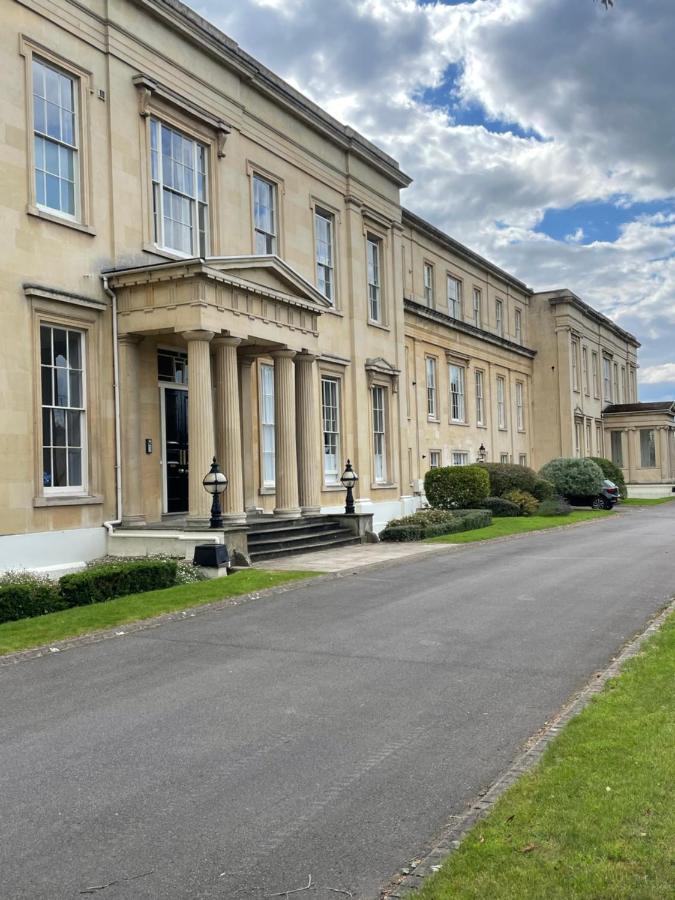 Nordic Regency Apartment Cheltenham Exterior foto
